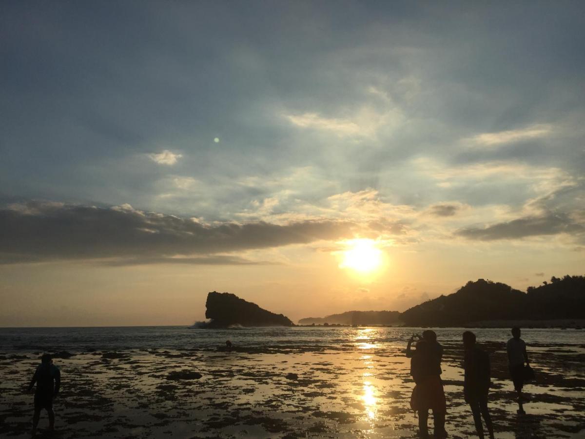 Watukarung Ristu Homestay Kalak Esterno foto